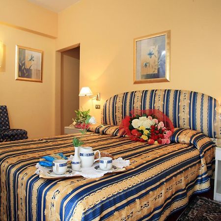 Hotel Nuovo Savi مونتيكاتيني تيرمي المظهر الخارجي الصورة