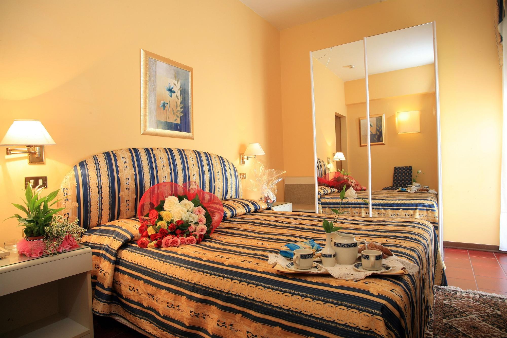 Hotel Nuovo Savi مونتيكاتيني تيرمي المظهر الخارجي الصورة