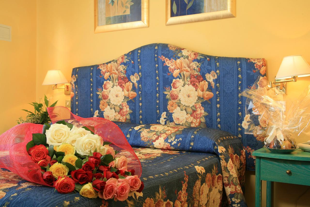 Hotel Nuovo Savi مونتيكاتيني تيرمي المظهر الخارجي الصورة