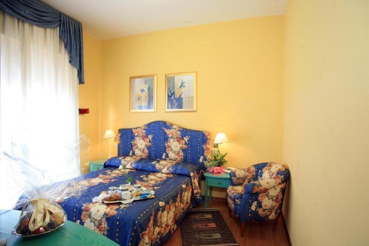 Hotel Nuovo Savi مونتيكاتيني تيرمي المظهر الخارجي الصورة